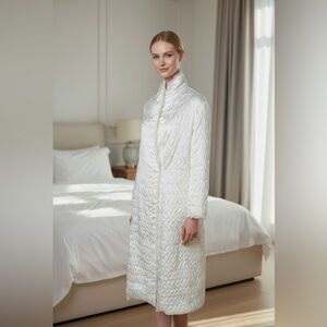 Vintage quilted lace satin robe alto image size s/m